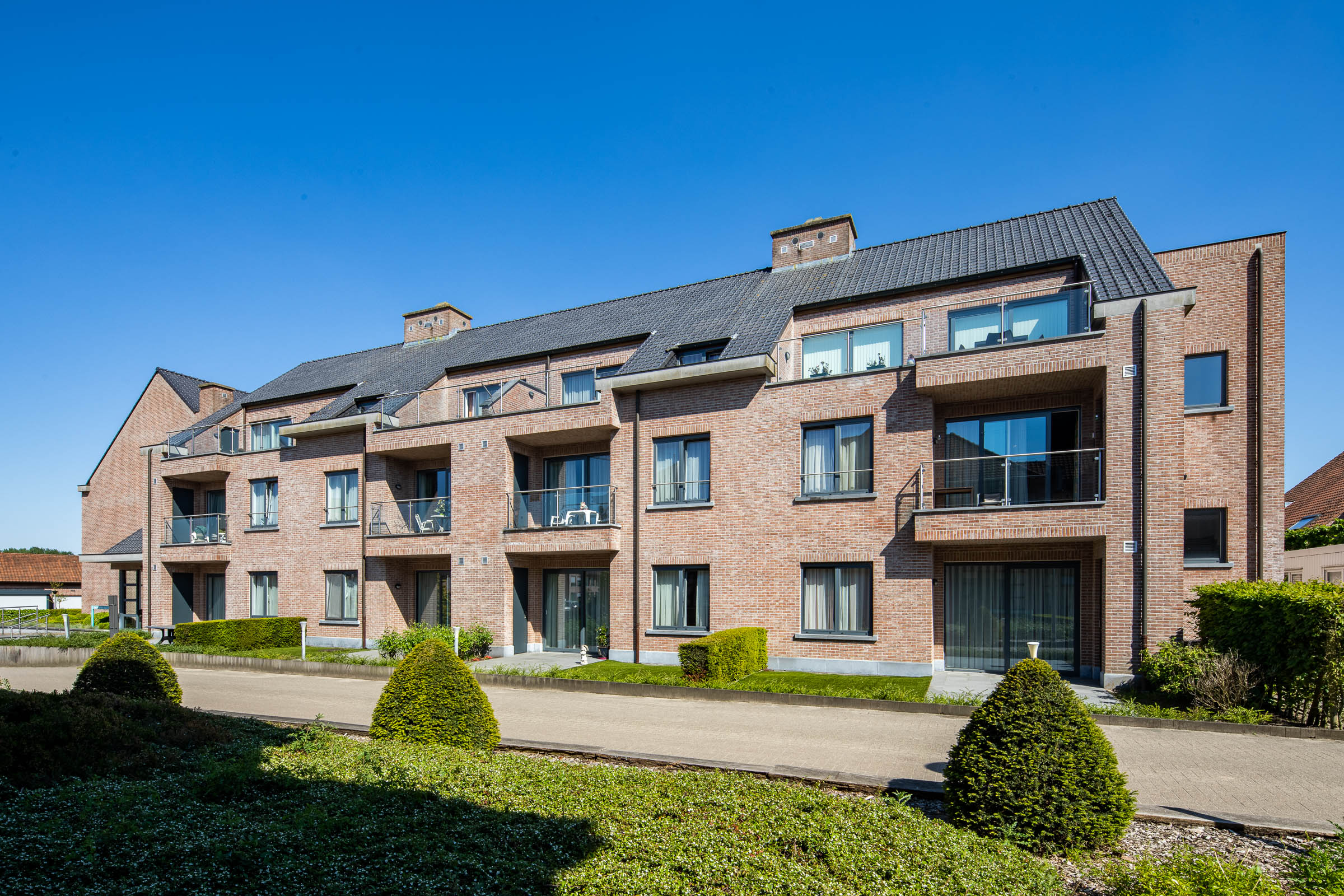 Seniorenzorg Philippus Neri vooraanzicht gebouw Aurora in Sint-Pauwels