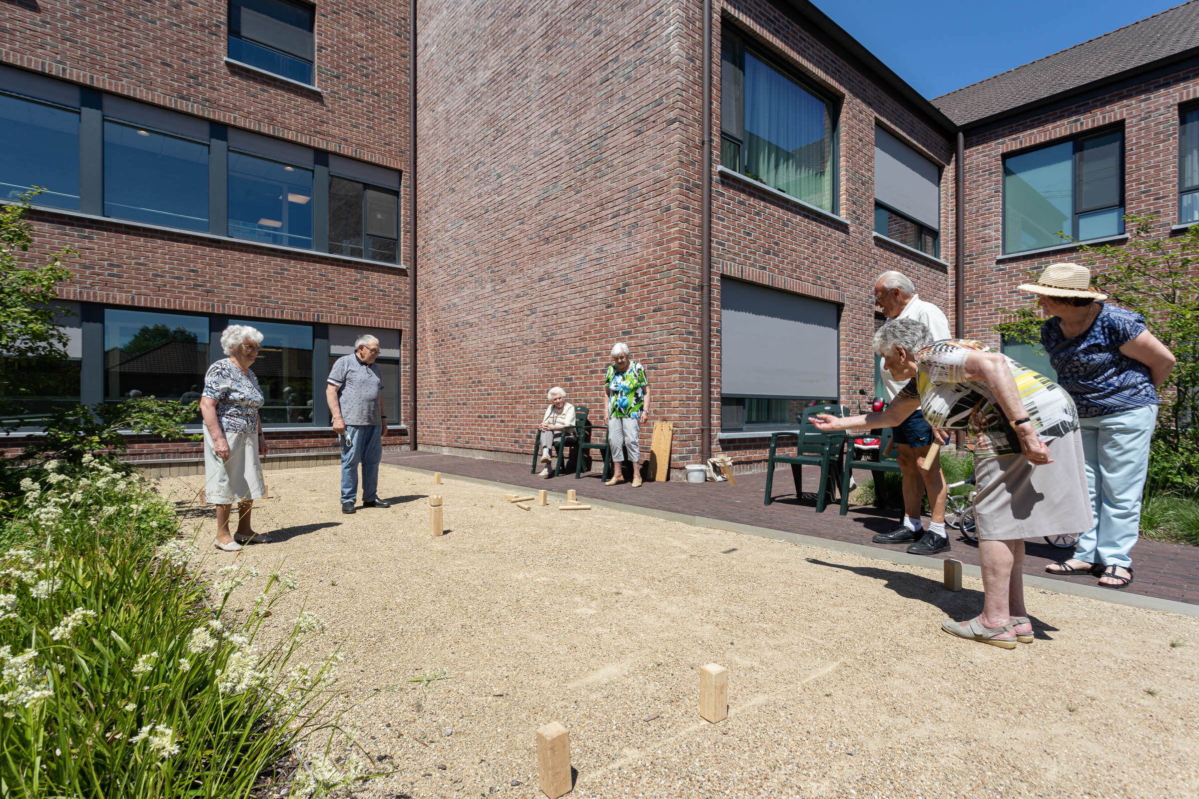 Seniorenzorg Philippus Neri senior bewoners 't Molenhof spelen kubb spel